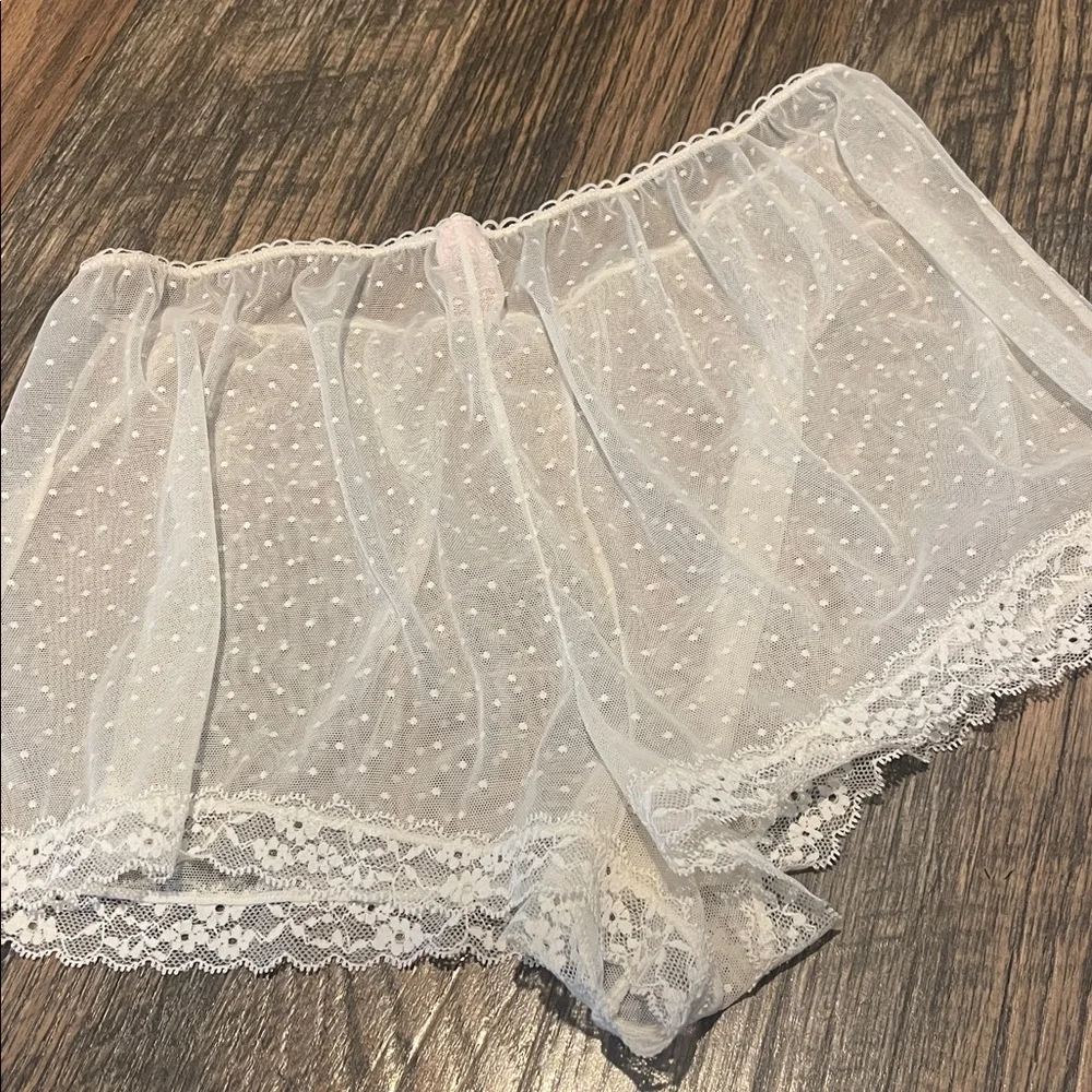 Victoria’s Secret lace shorts M - Picture 3 of 7